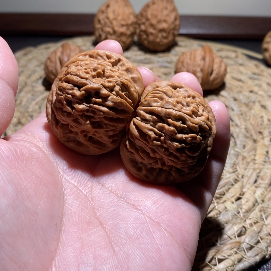 N***O吊坠桃核41汉高楼