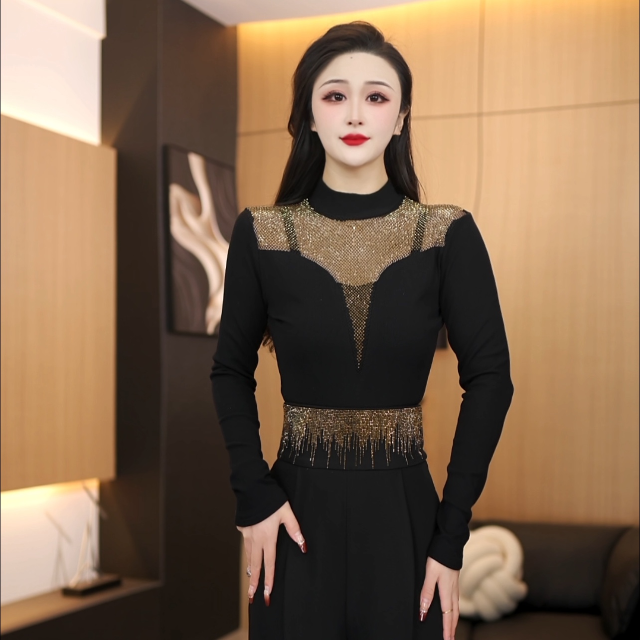 2025时尚百搭镶钻轻奢洋气冬季气质显瘦修身保暖内搭上衣女