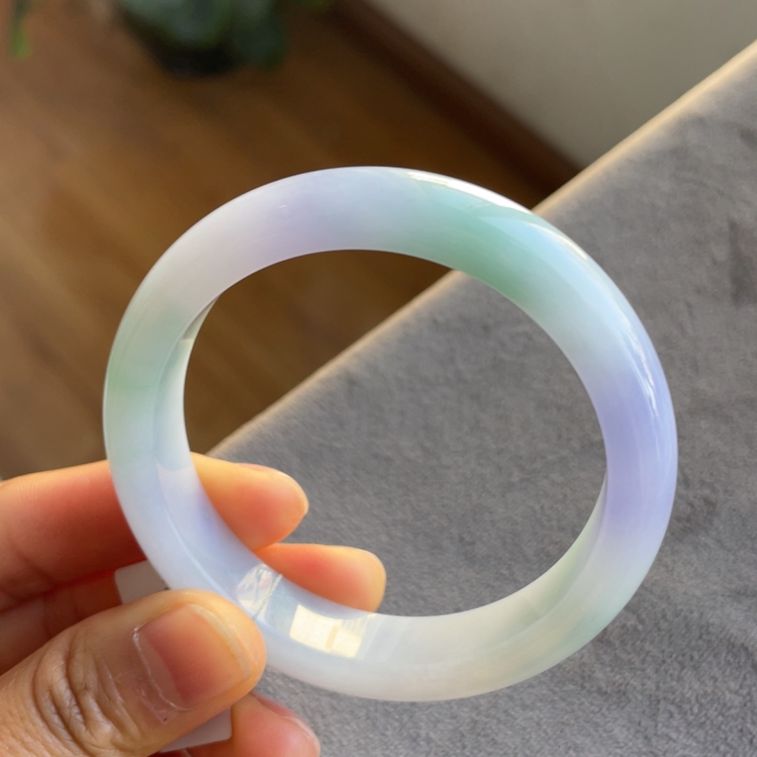 翡翠未镶嵌手镯春彩