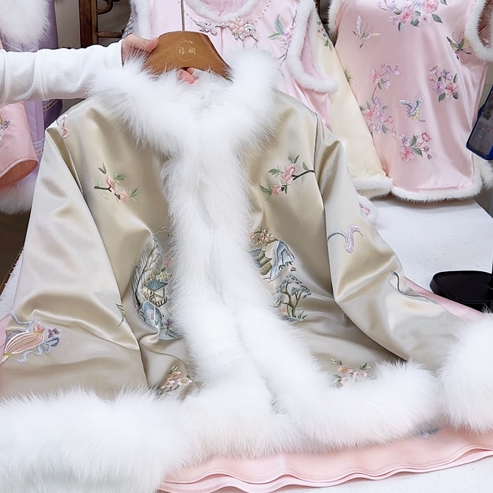 织绣桑蚕丝冬款上衣