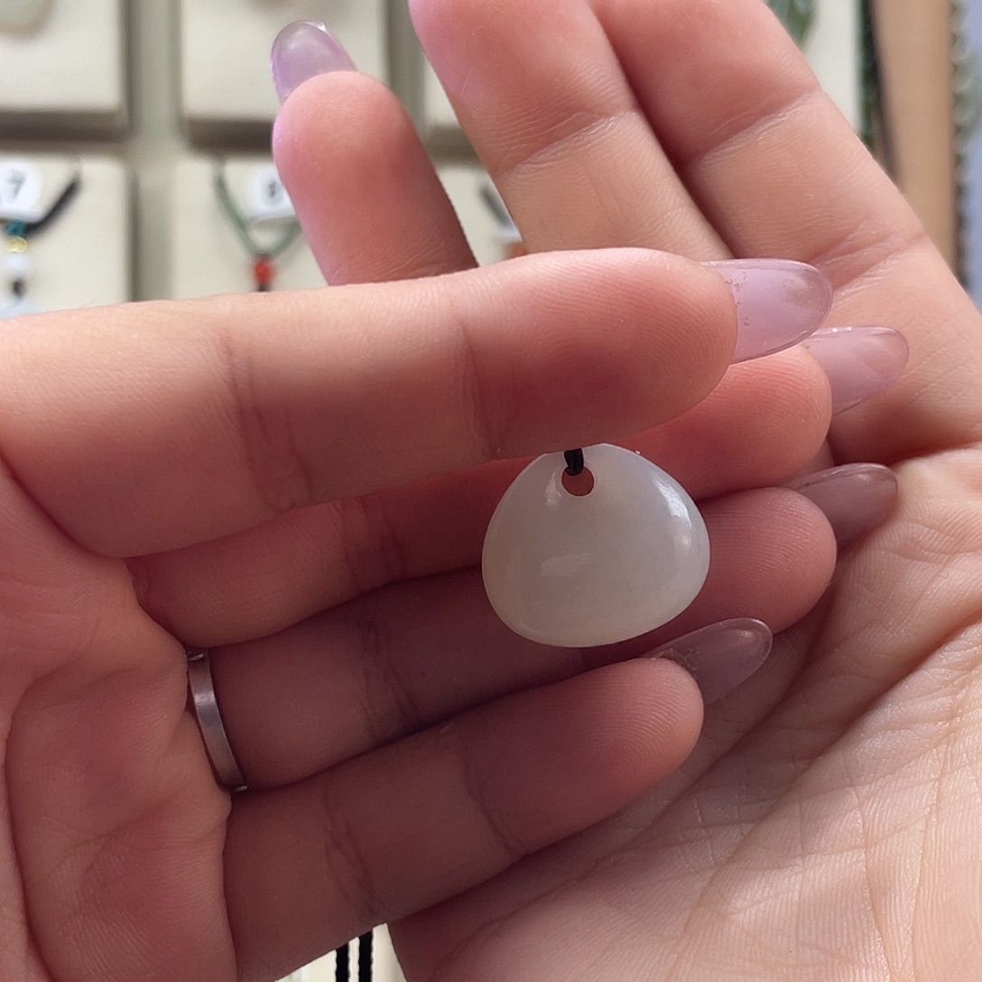 D***J和田玉未镶嵌颈饰