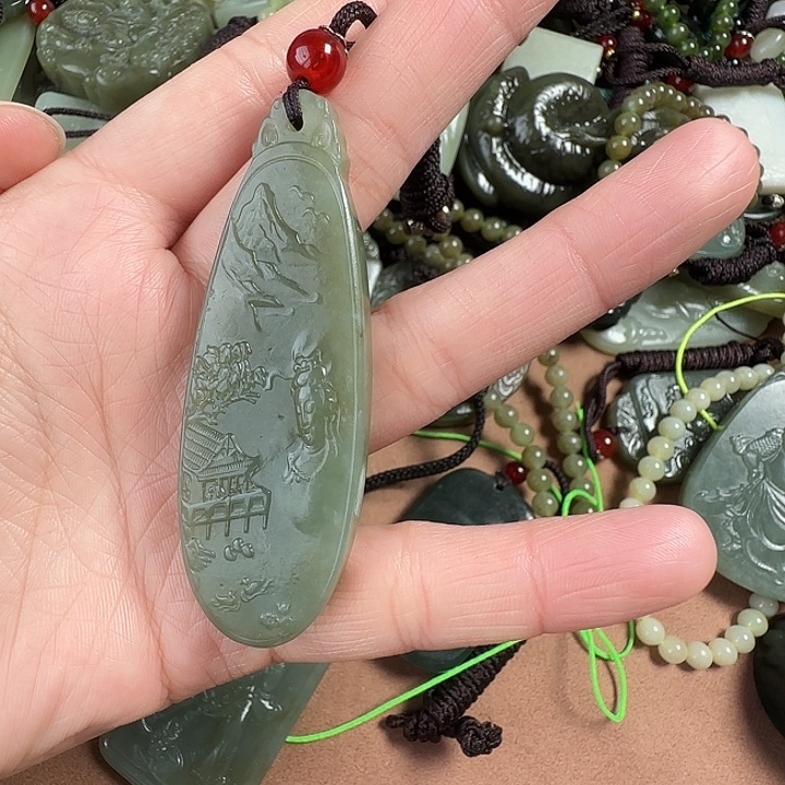 和田玉颈饰未镶嵌