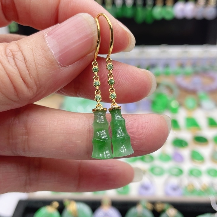 翡翠18K金镶嵌耳饰