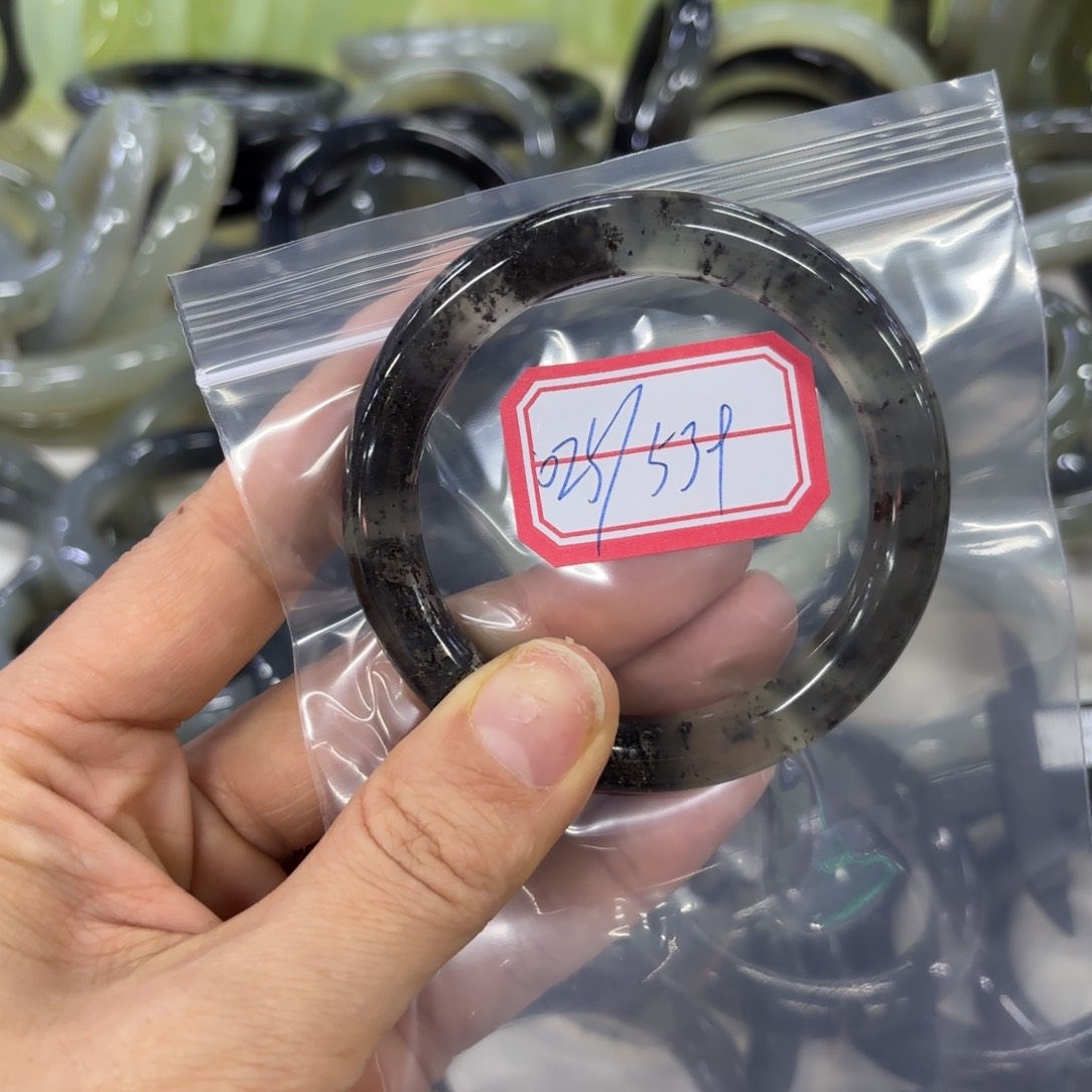 蛇纹石玉手镯未镶嵌-***?