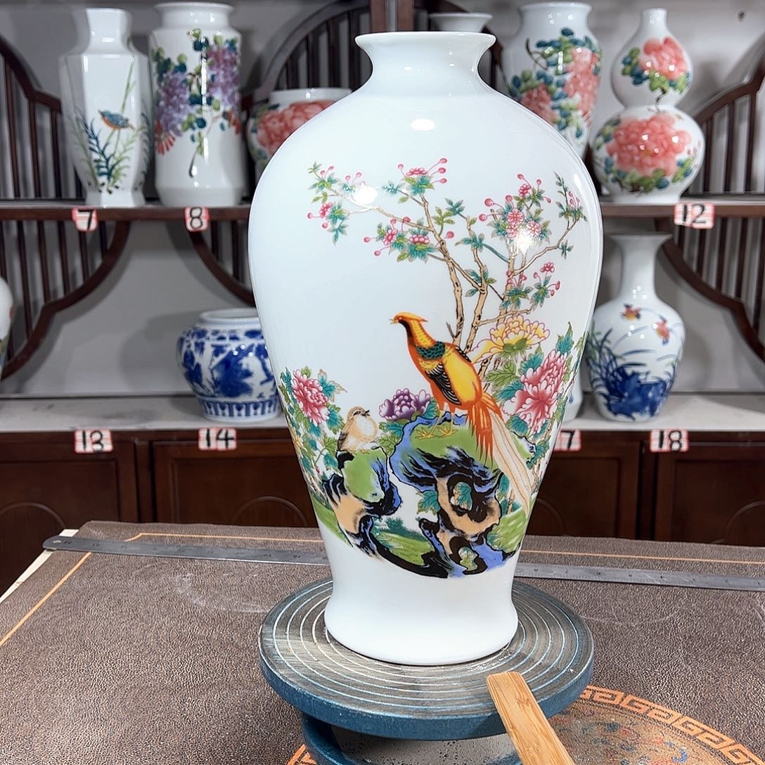 摆件景德镇陶瓷梅富贵