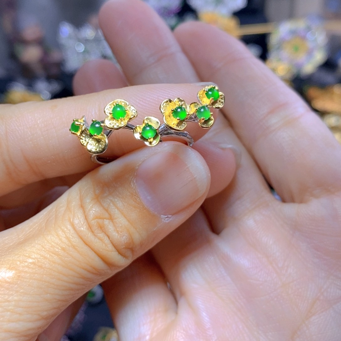 翡翠耳钉银S925镶嵌天然翡翠