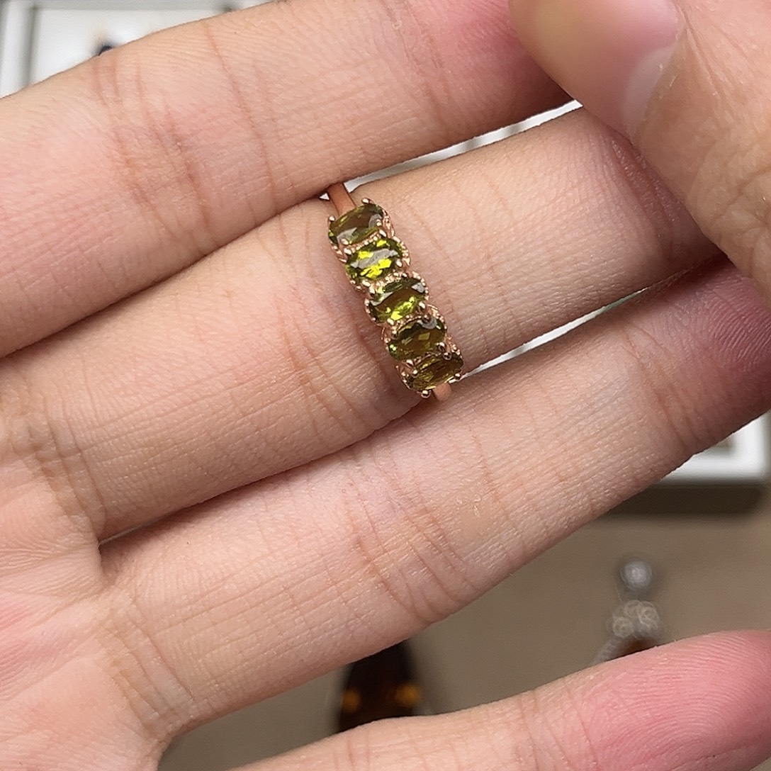 橄榄石戒指银S925镶嵌
