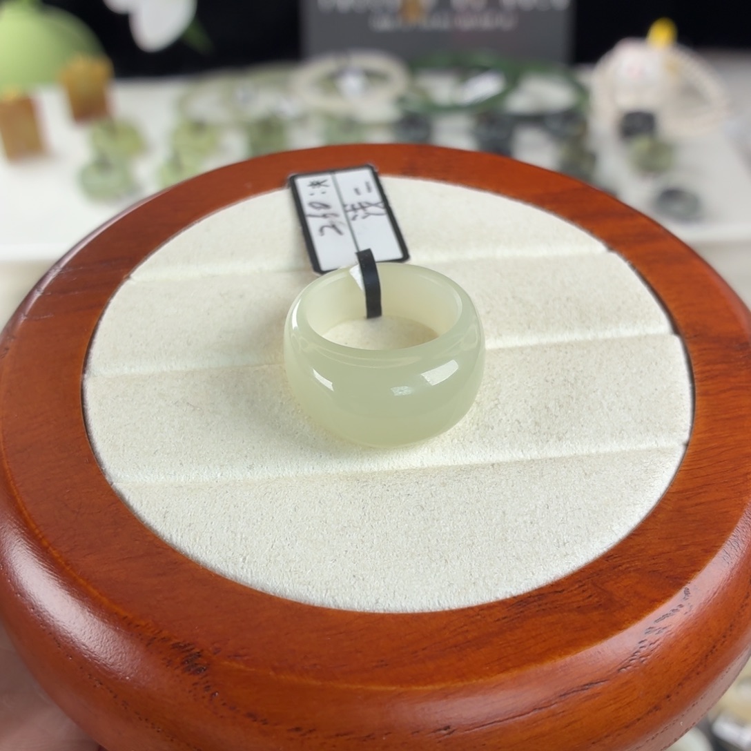 和田玉（糖玉）未镶嵌戒指i134晴水馒头17.4不退换