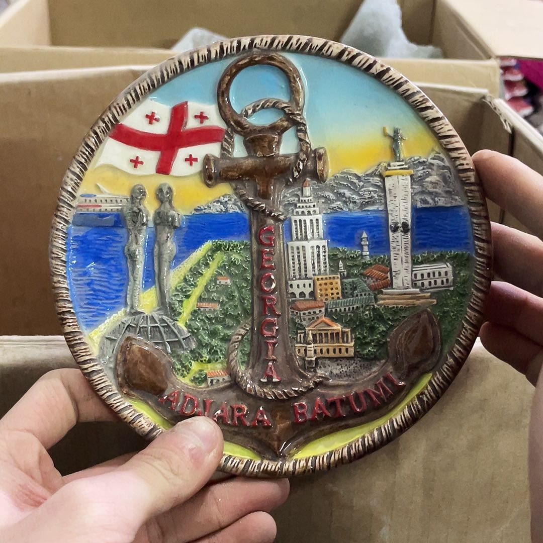 摆件  磕碰。封釉。