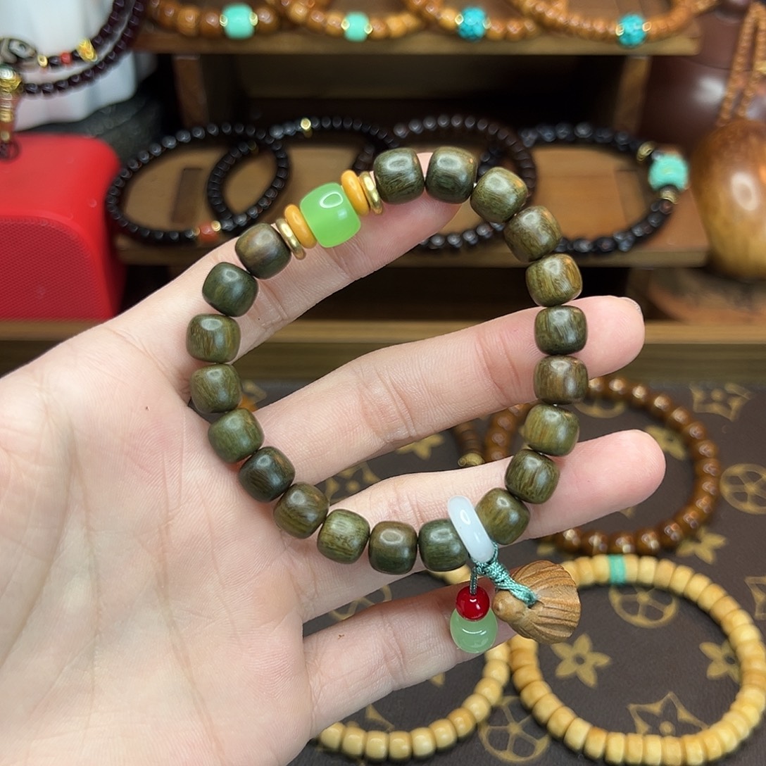 手串/手链维腊木（绿檀）