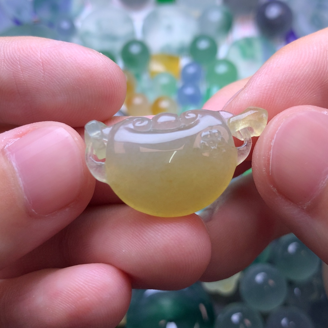 定制翡翠未镶嵌挂件