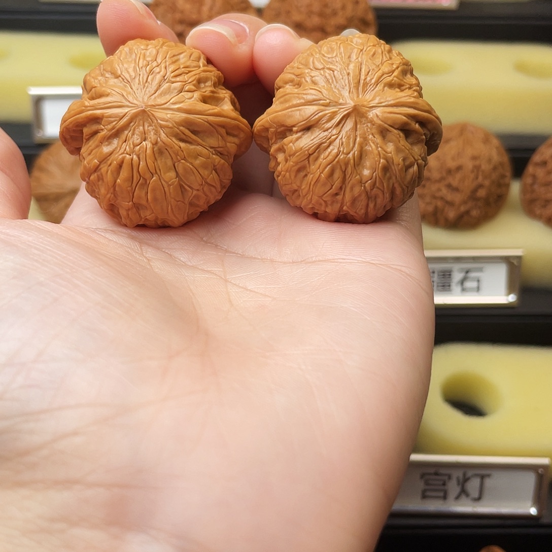 文玩核桃吊坠 铁锤37尺382