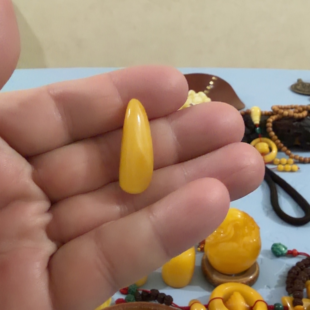 定制琥珀未镶嵌无优化无烤色天然蜜蜡
