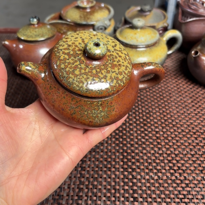 紫砂茶杯小矮梨壶180 C