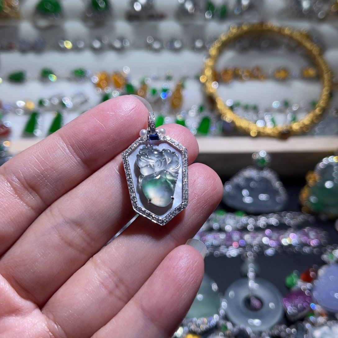 翡翠吊坠(不含链)18K金镶嵌芷****