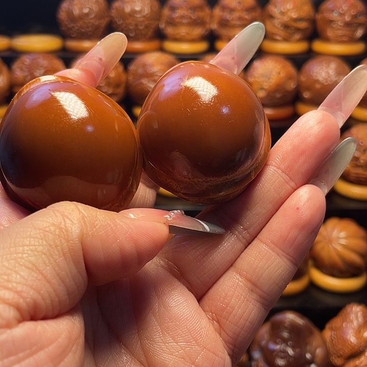 冬***橄榄核把件橄榄雕刻