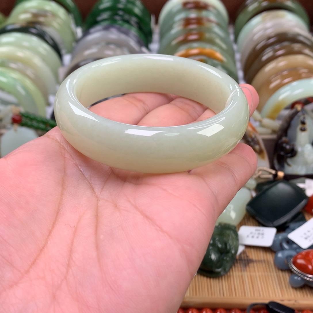 和田玉未镶嵌手镯56_57口径