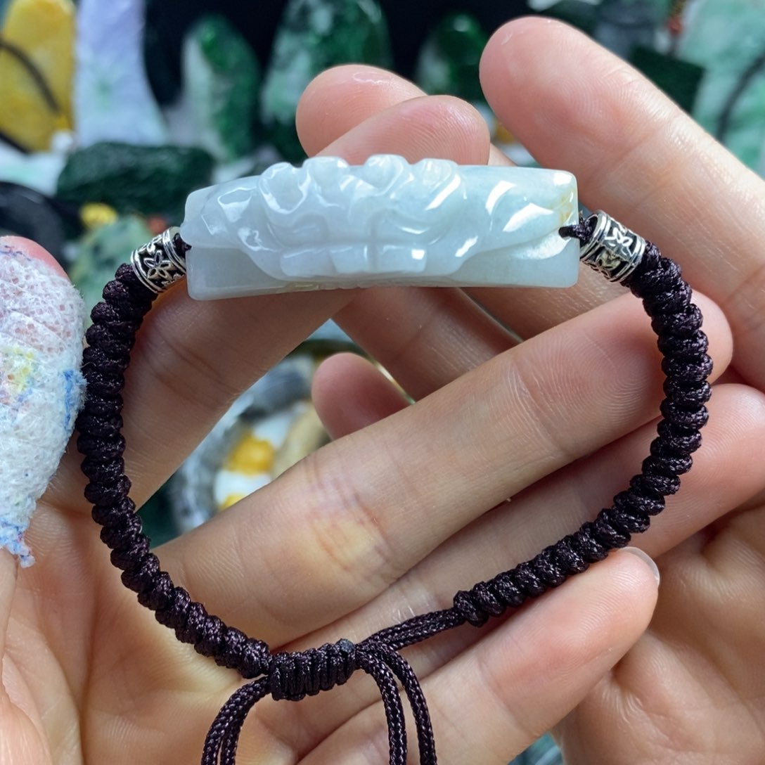 翡翠颈饰未镶嵌吊坠