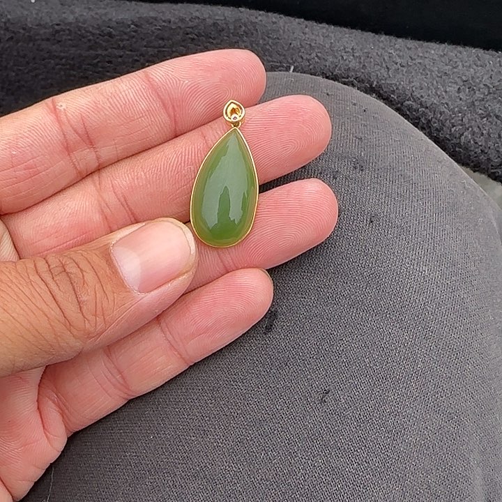 和田玉（碧玉）颈饰18K金镶嵌