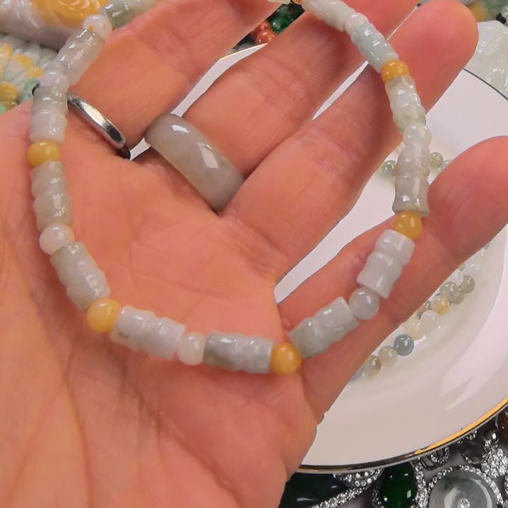 翡翠颈饰未镶嵌手串