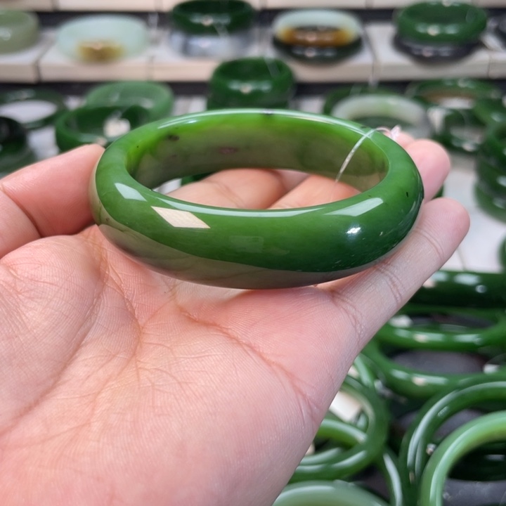 和田玉（碧玉）手镯未镶嵌