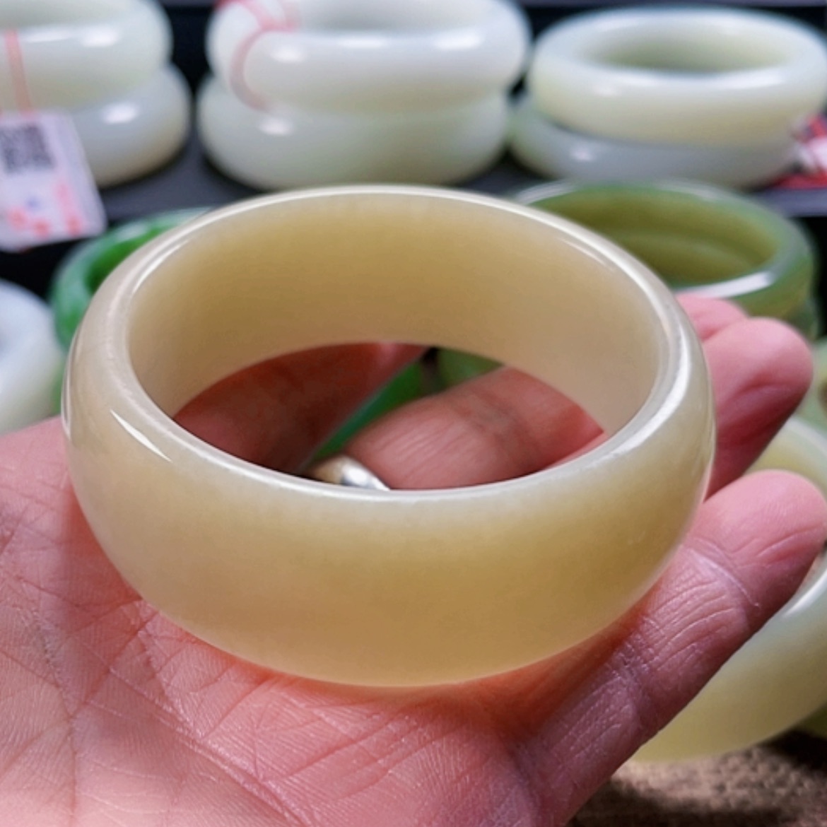 【闪购商品】和田玉手镯未镶嵌王*