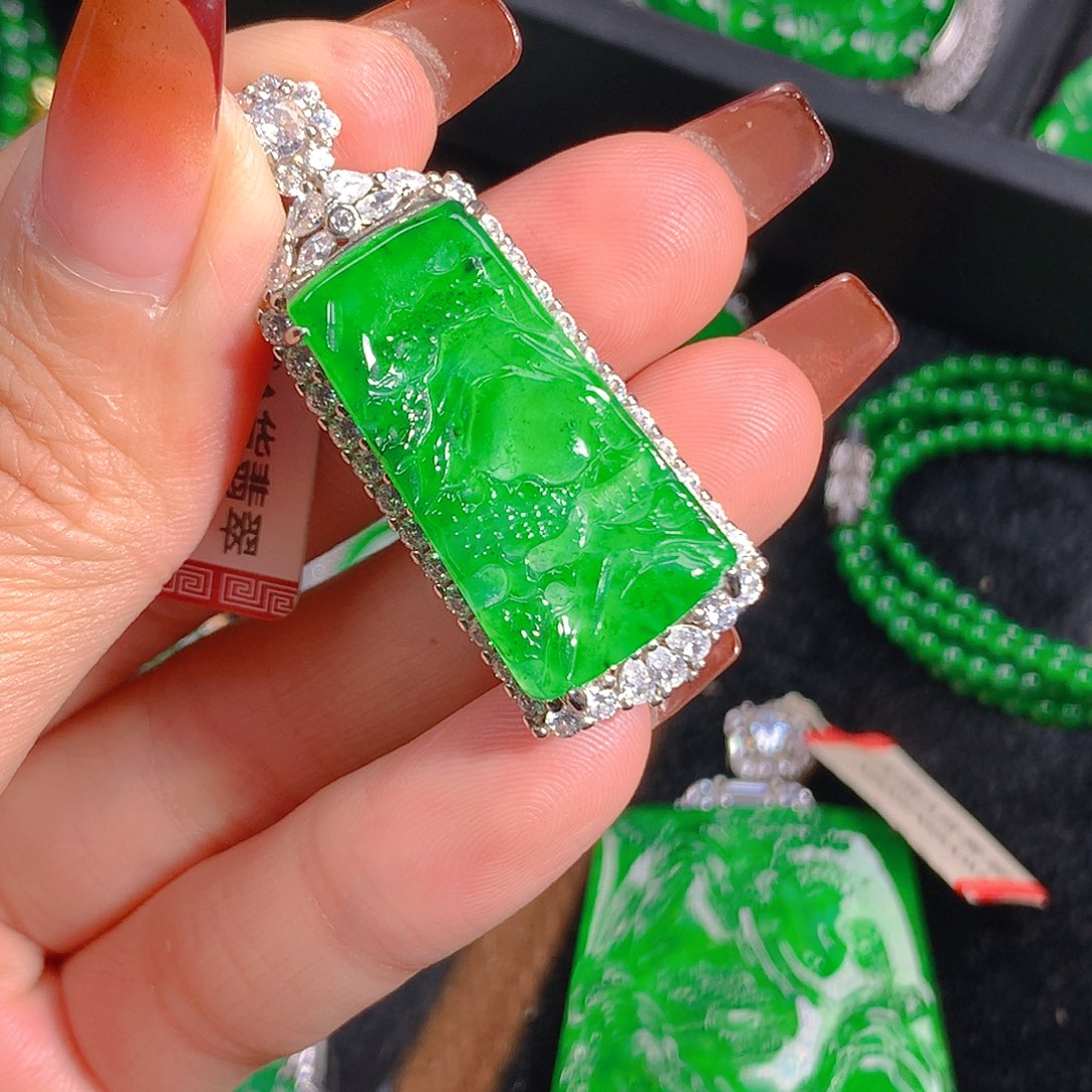 翡翠吊坠(不含链)未镶嵌