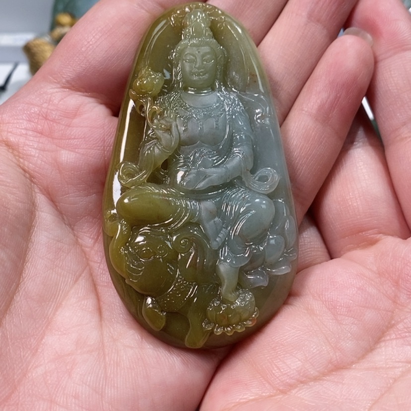 【闪购商品】翡翠颈饰未镶嵌淼*霖。