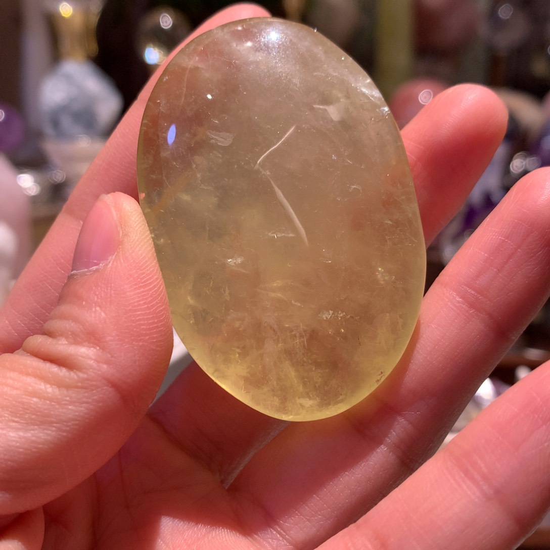 水晶把玩未镶嵌黄水晶