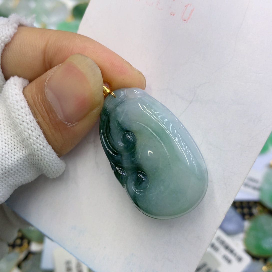 翡翠颈饰未镶嵌翡翠