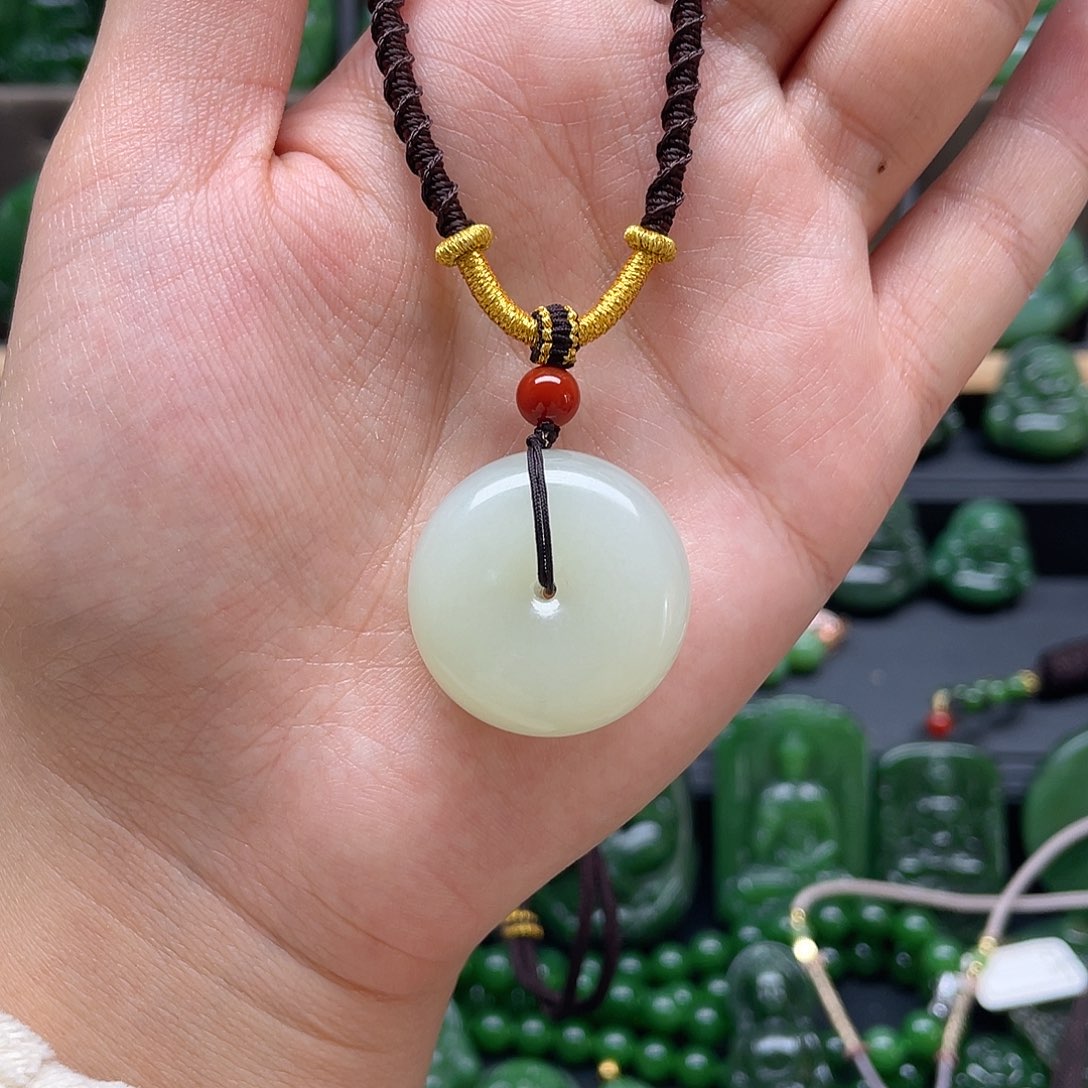 和田玉吊坠未镶嵌