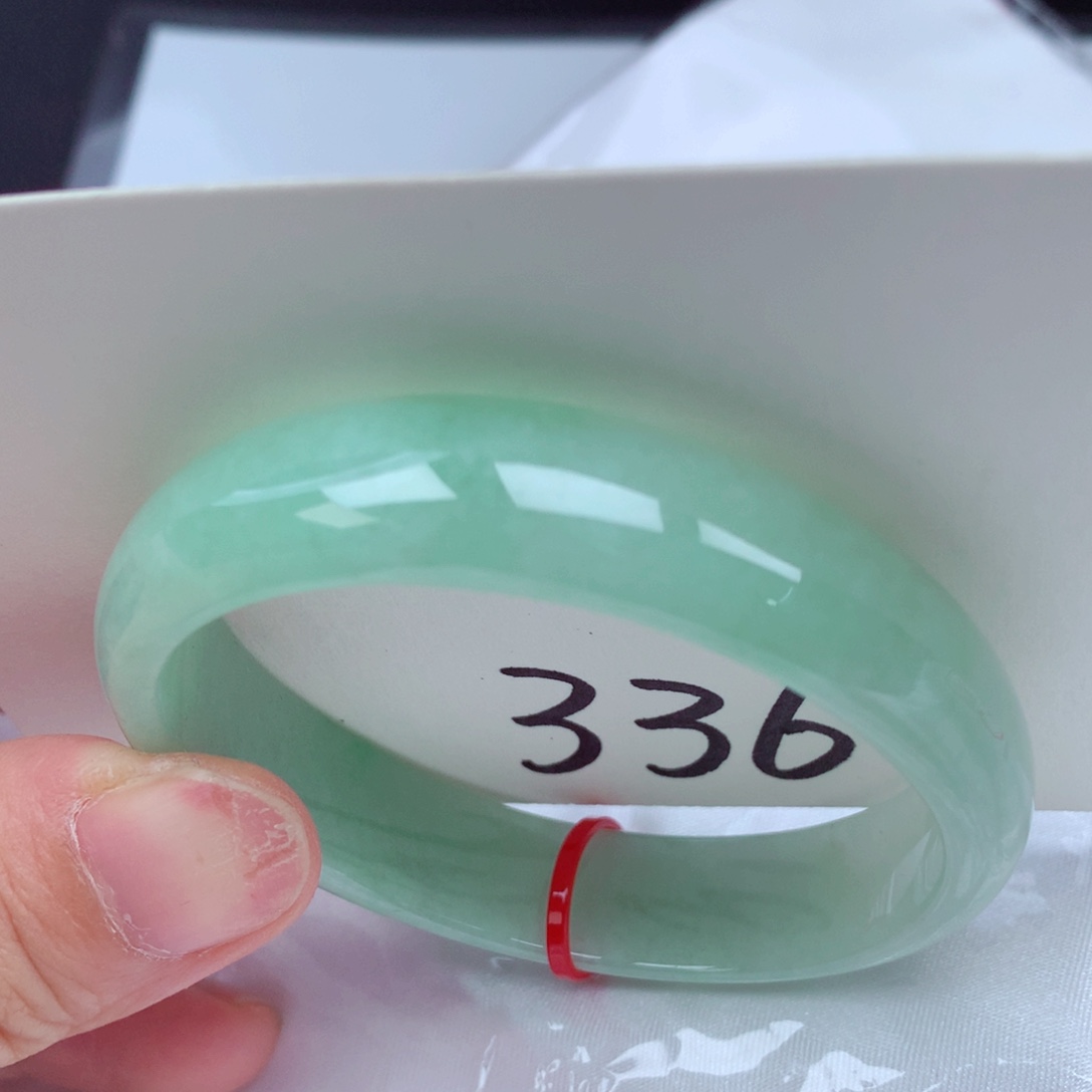 翡翠手镯（贵妃镯）未镶嵌翡翠