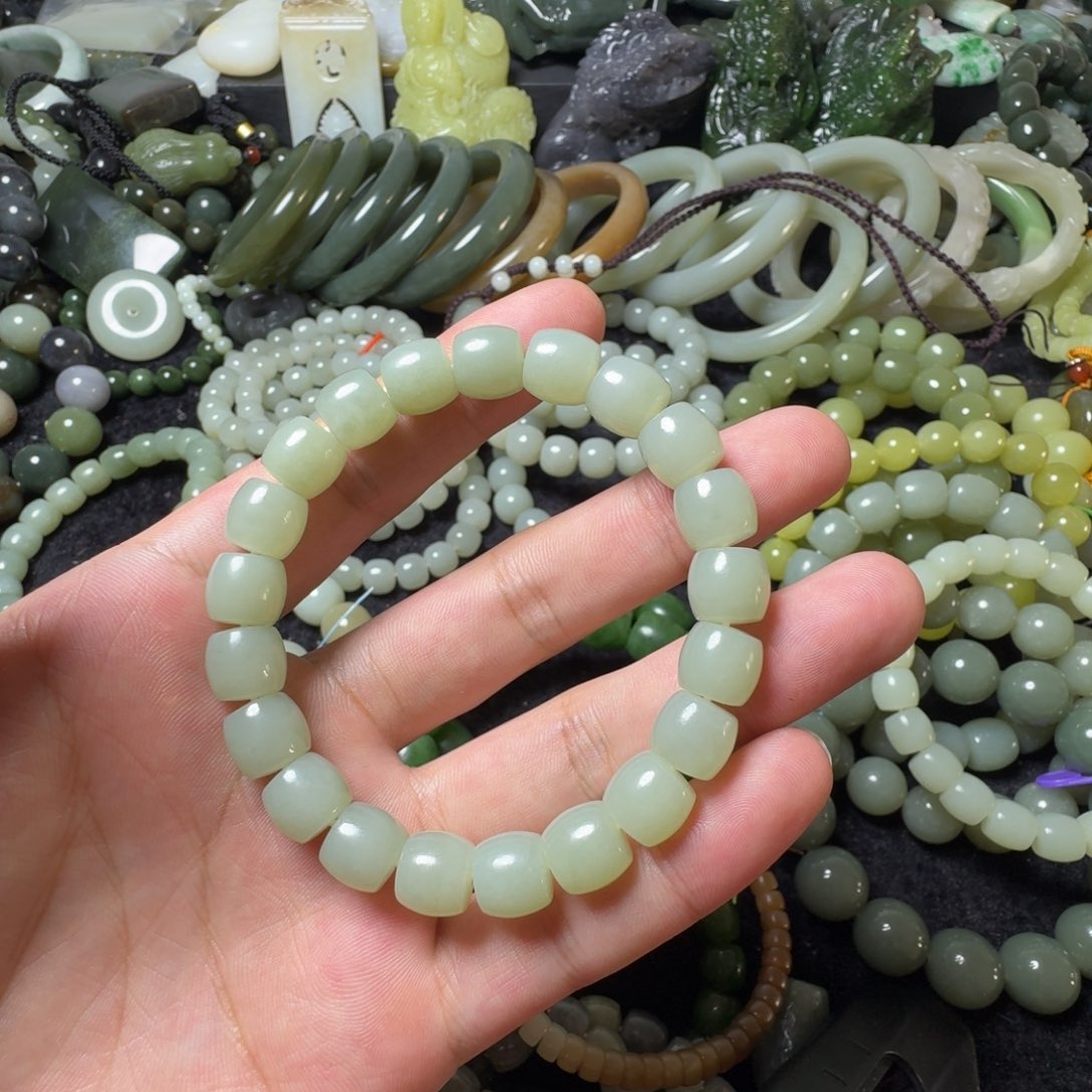 和田玉未镶嵌手串