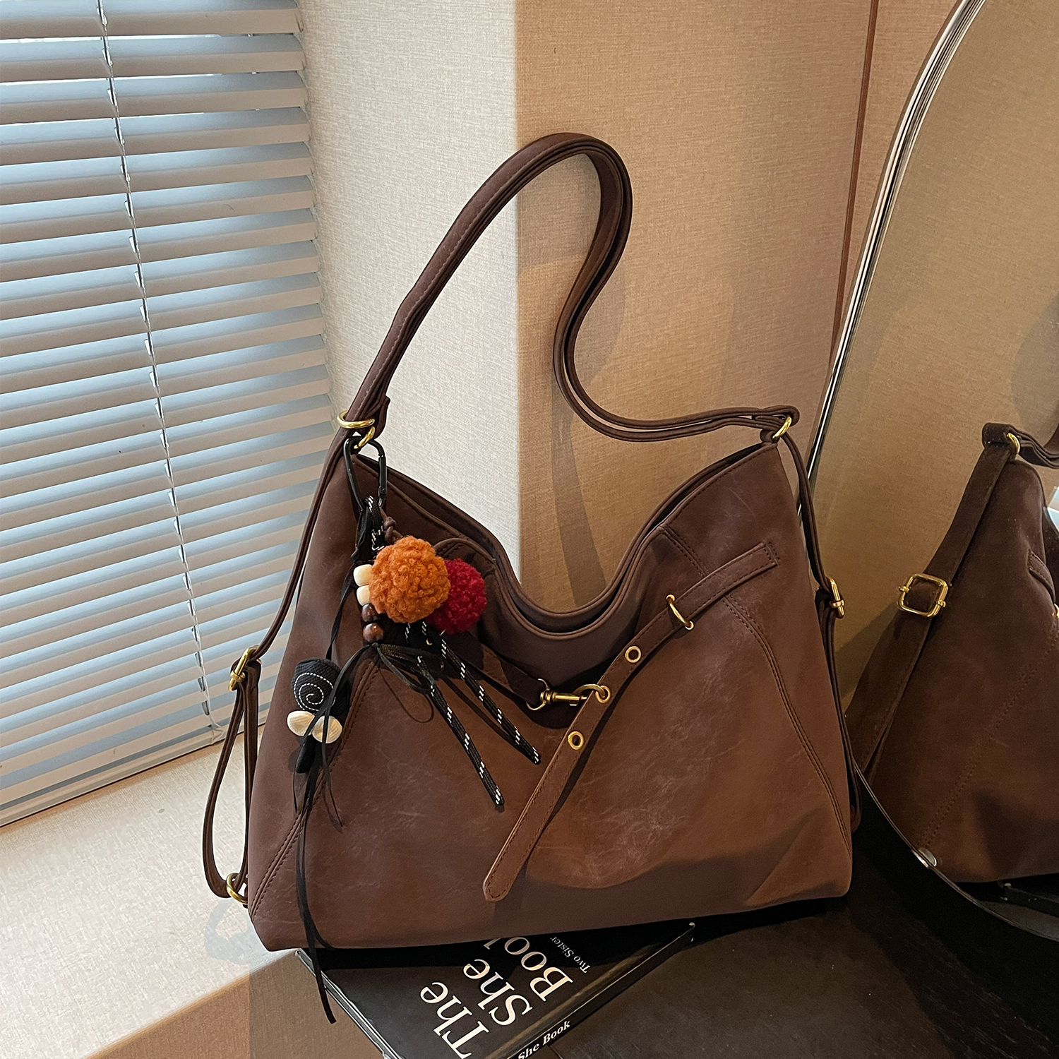 艾米兔女包2025新款时尚复古大容量单肩包休闲小众通勤双肩托特包