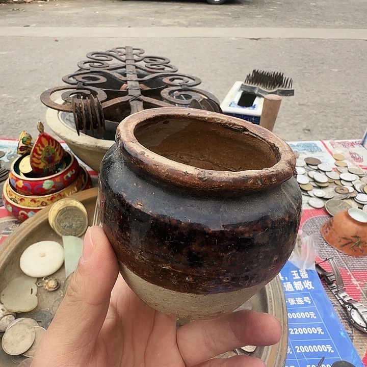 抖***人铜铁合金类陶瓷工艺品