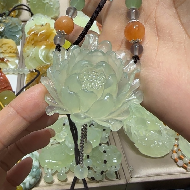 蛇纹石玉吊坠未镶嵌