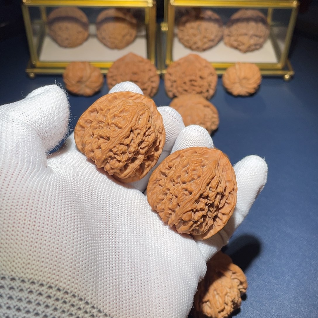 猛***莎文玩核桃把件40南疆石