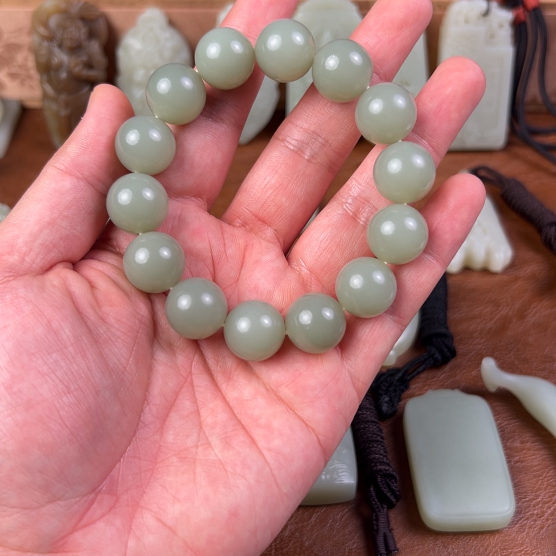 和田玉（青白玉）未镶嵌颈饰