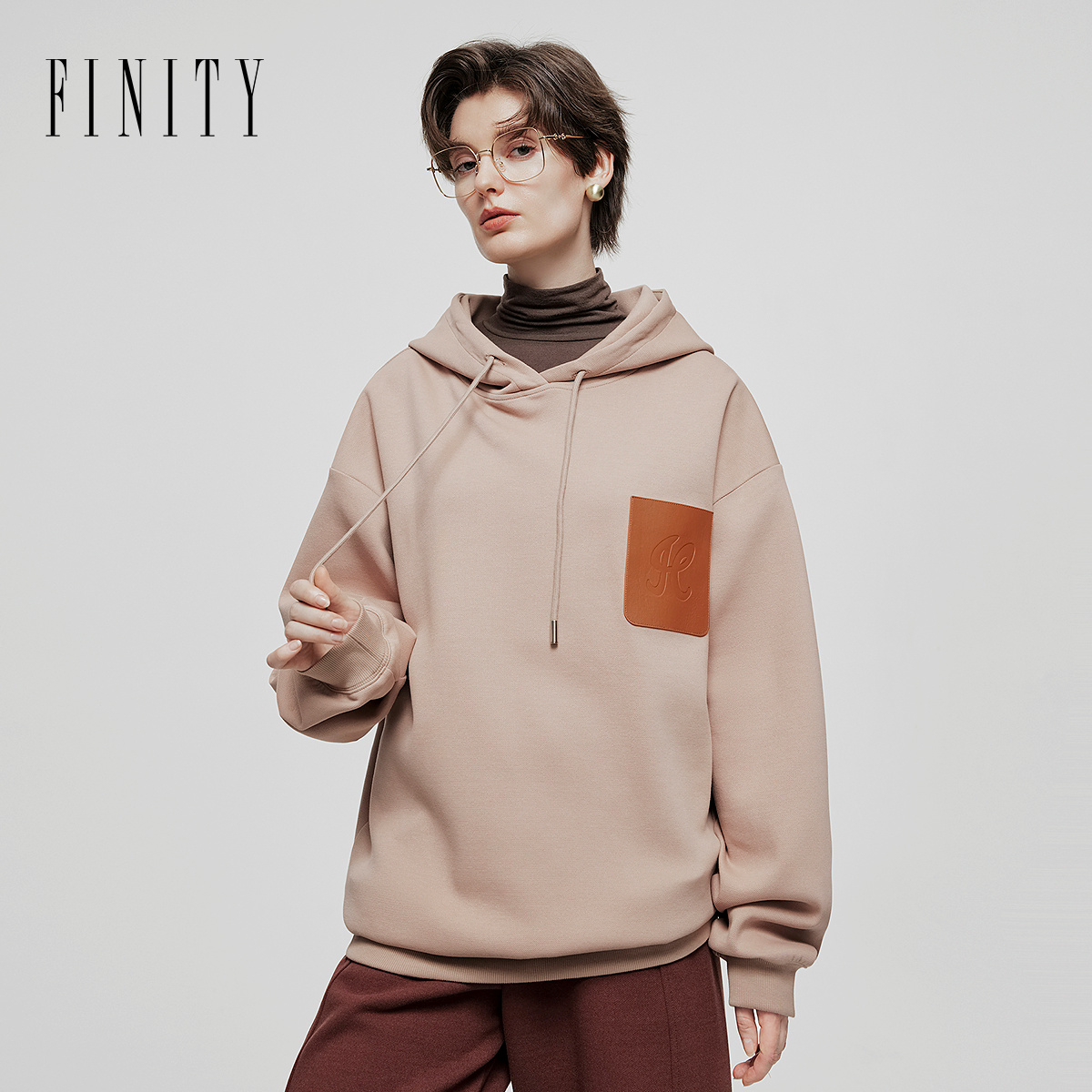 【粉丝专享】FINITY 新品卫衣户外时尚潮流拼接气质 F21X7D19E2