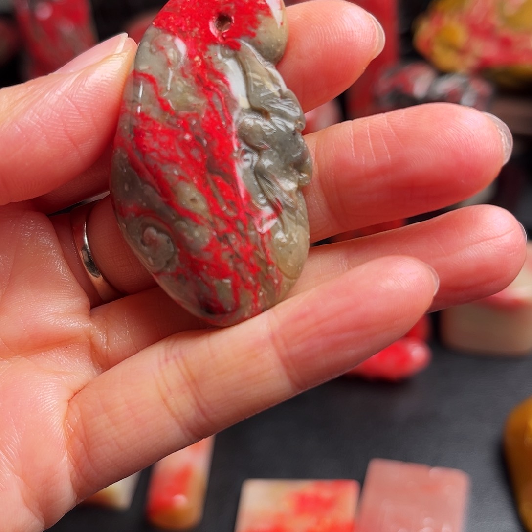 昌化石其他鸡血石挂件