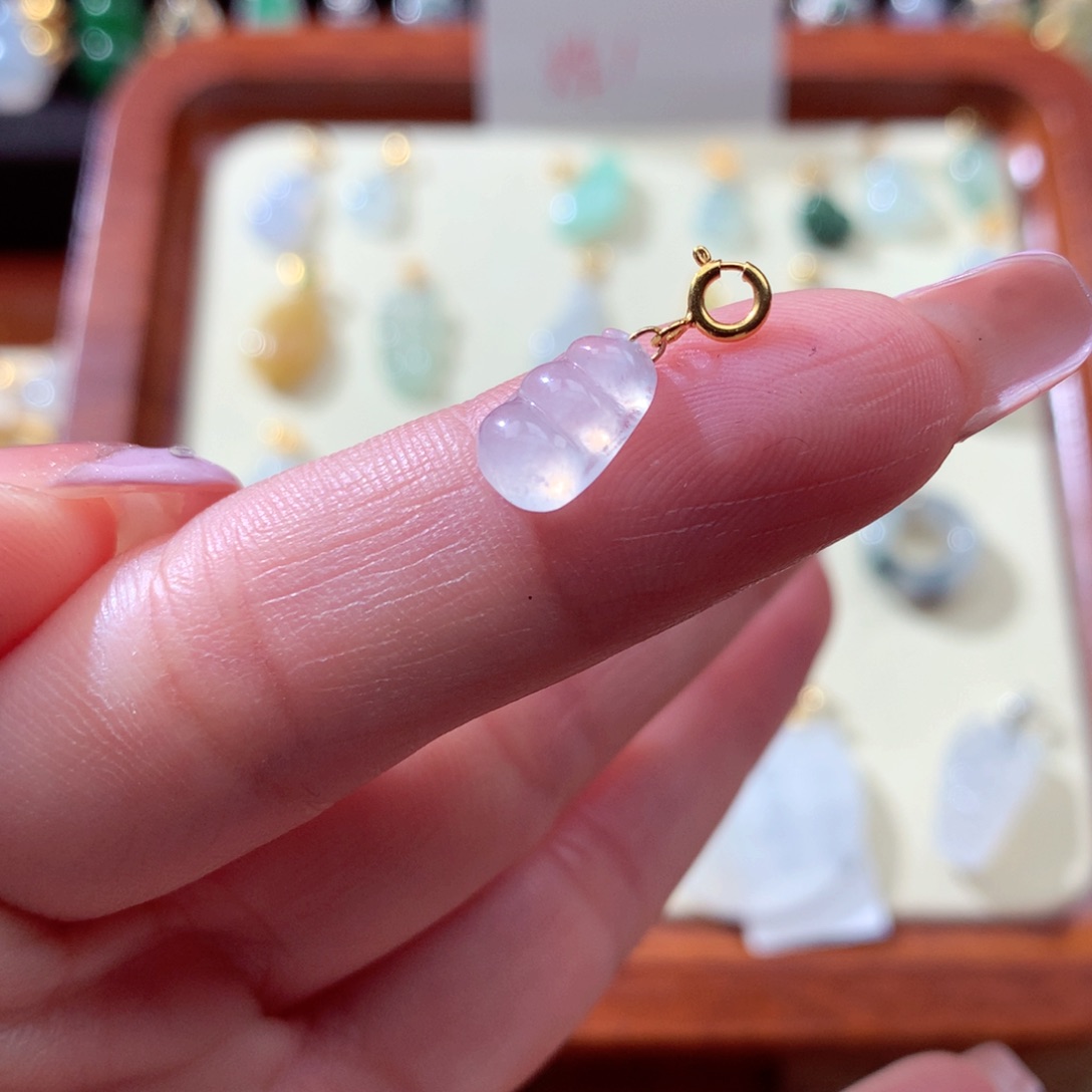 翡翠颈饰18K金镶嵌翡翠