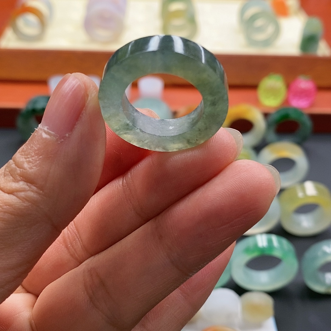 定制翡翠未镶嵌翡翠12-17圈口
