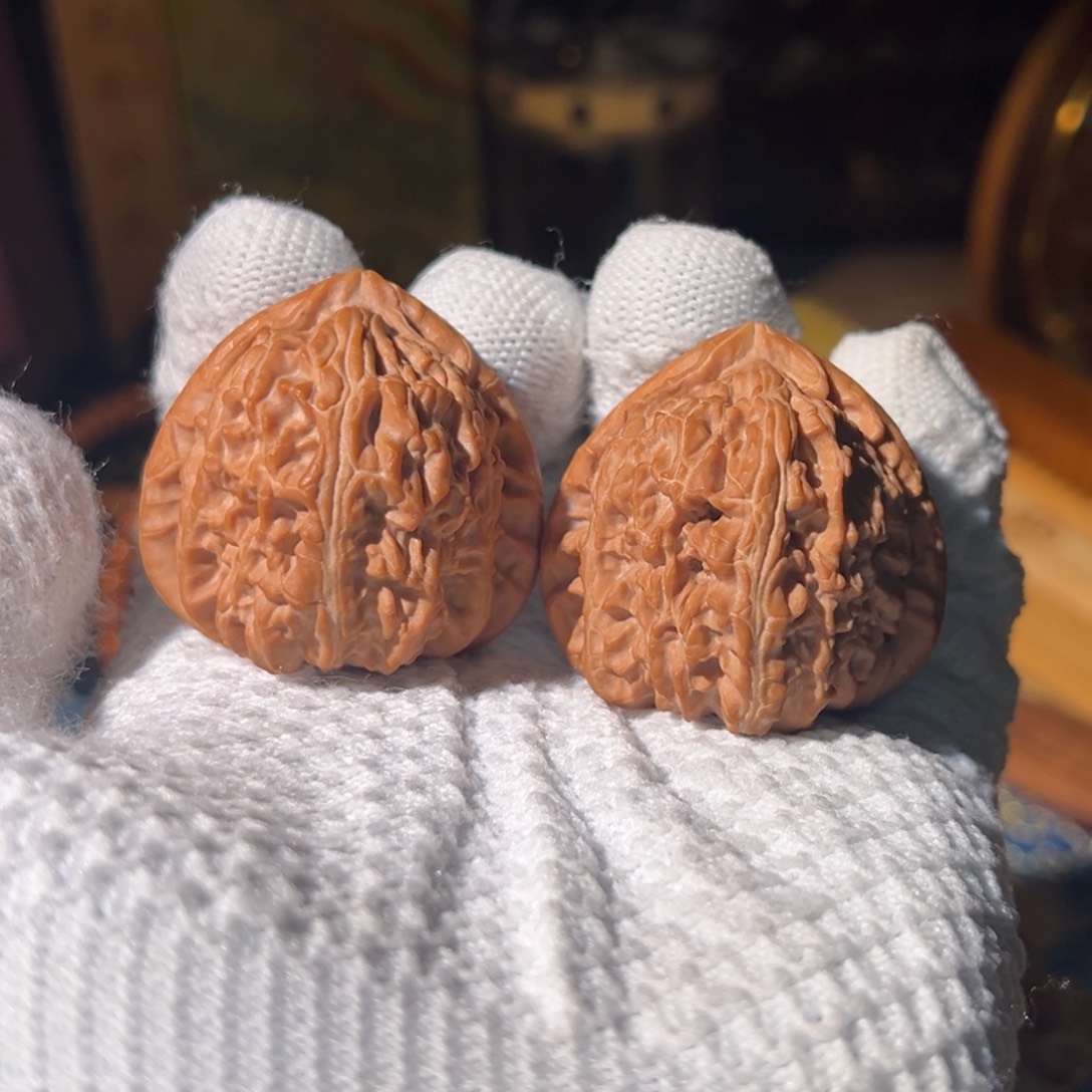 把件文玩核桃等腰三角白40