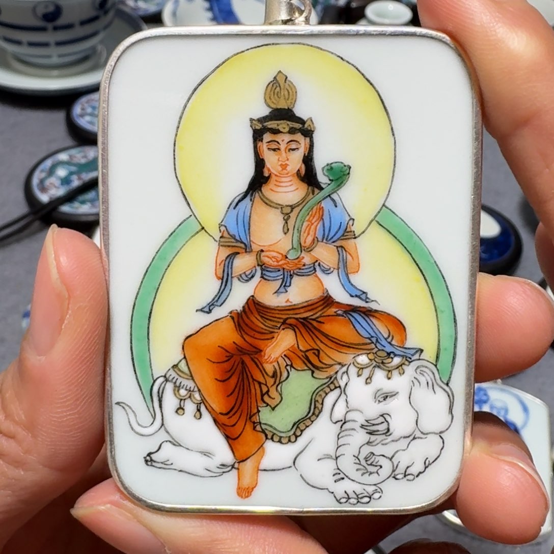 瓷片G*F普贤挂件一个