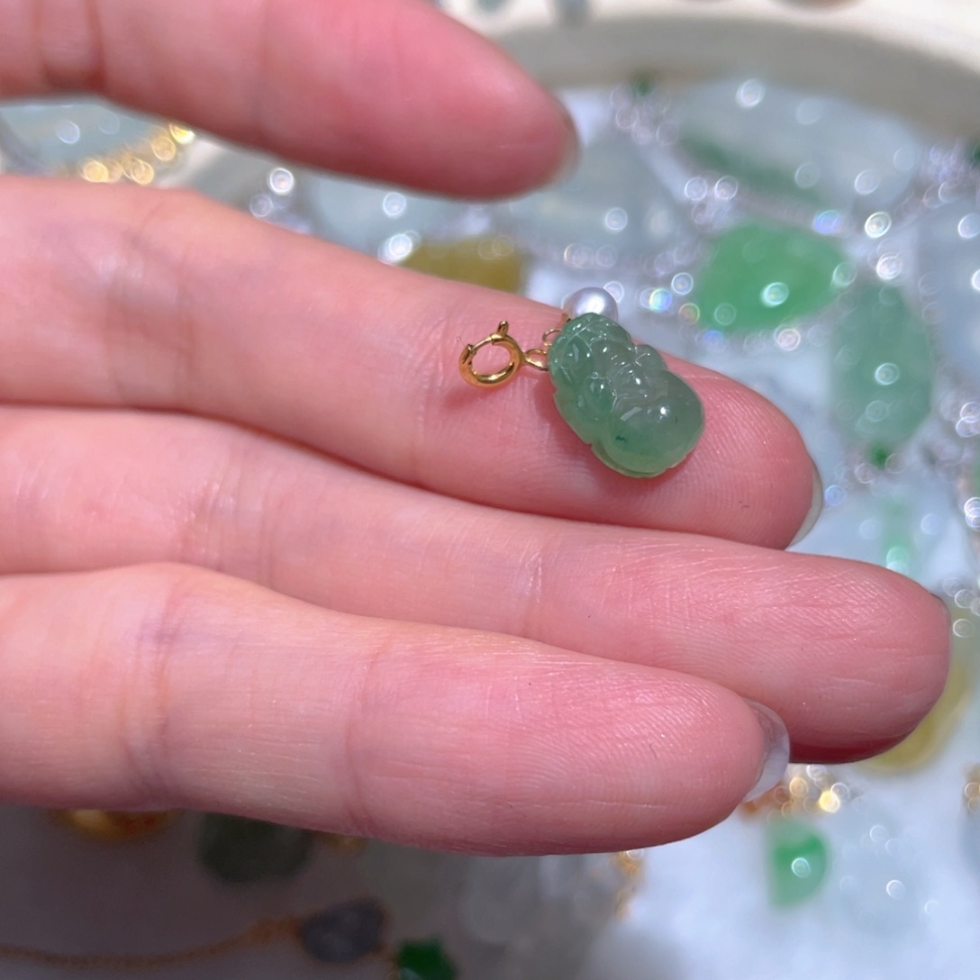 翡翠颈饰18K金镶嵌翡翠