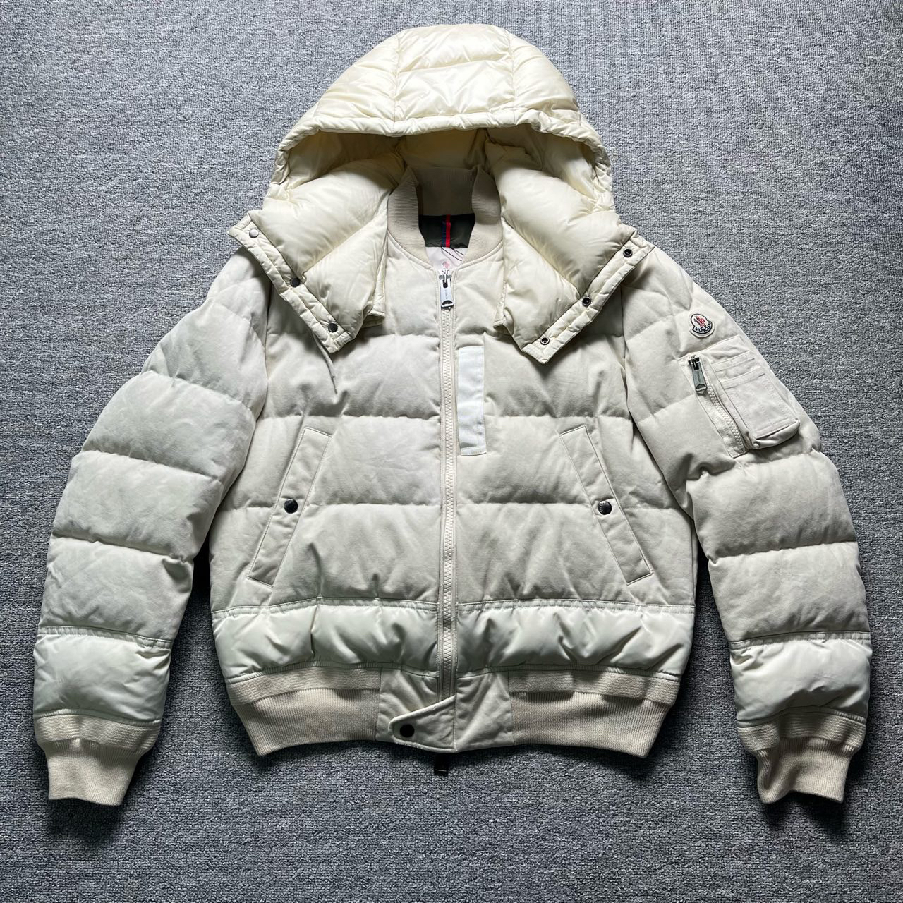 99新 MONCLER leopold giubbotto系列米色羽绒服/2码/99新/12219