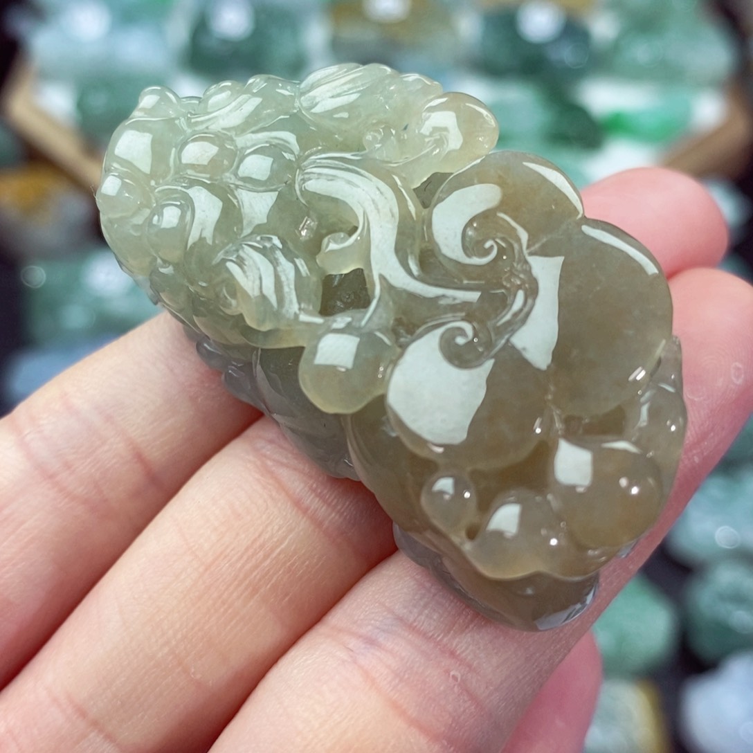 翡翠颈饰未镶嵌天然