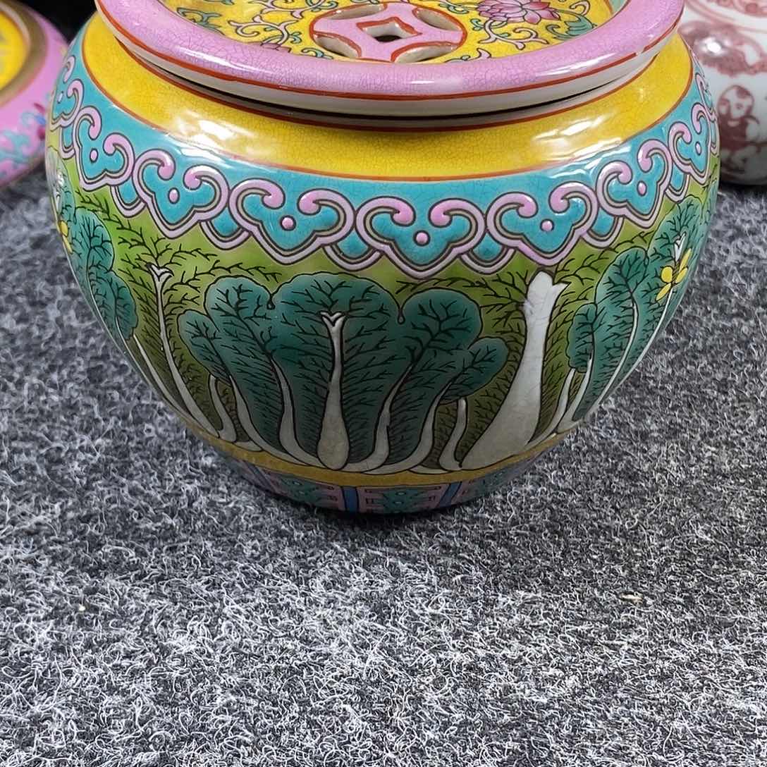 手工手绘陶瓷摆件工艺品人***。