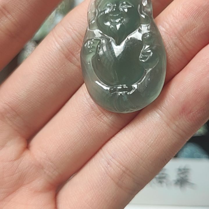 翡翠未镶嵌颈饰财神