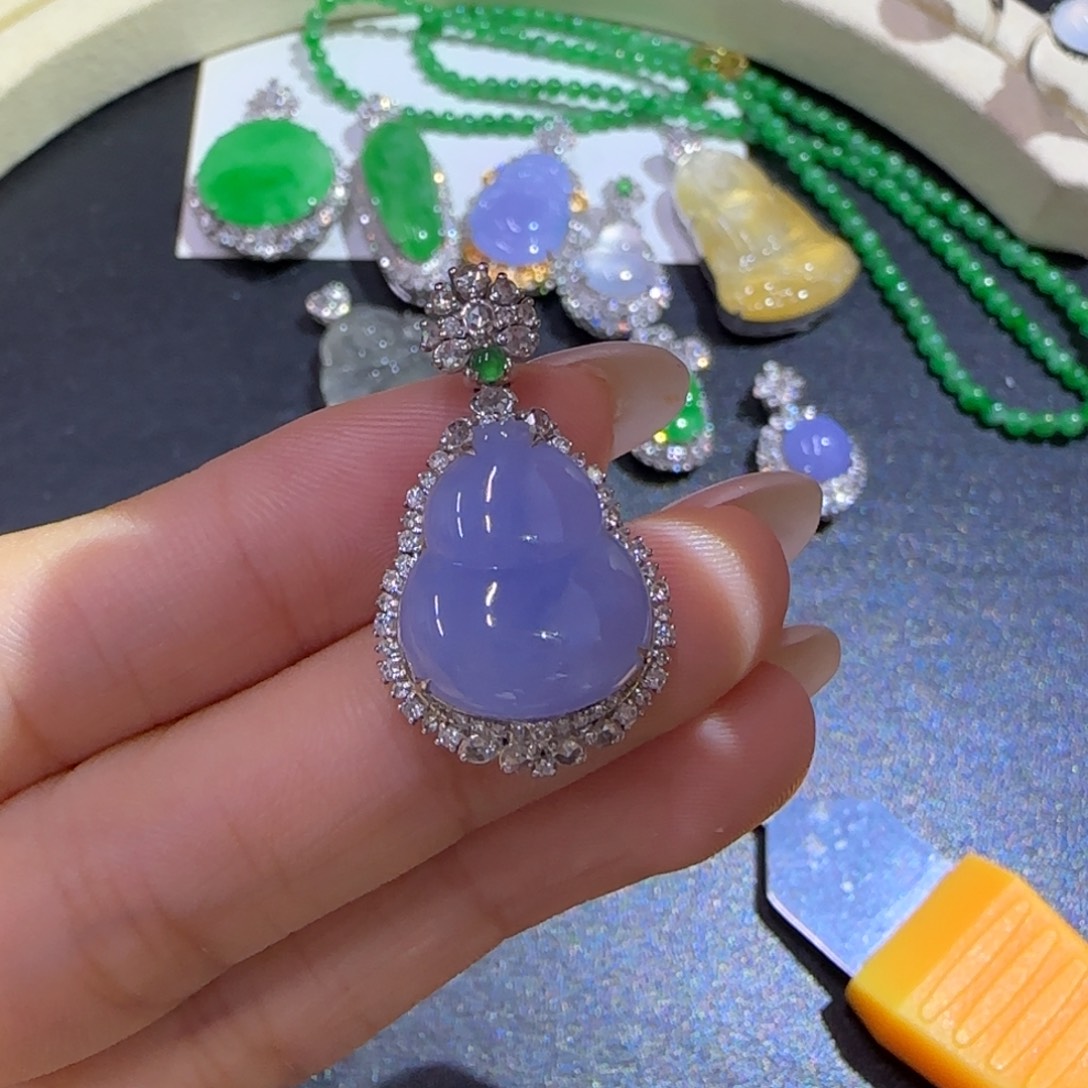 翡翠18K金镶嵌颈饰精品